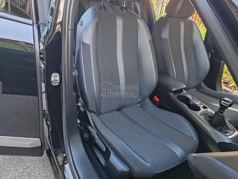 Peugeot 2008 1.2 ALLURE