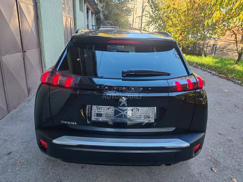 Peugeot 2008 1.2 ALLURE