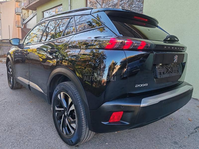 Peugeot 2008 1.2 ALLURE