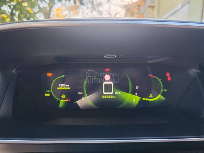 Peugeot 2008 1.2 ALLURE