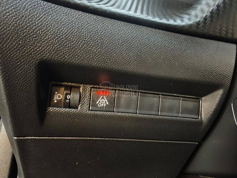 Peugeot 2008 1.2 ALLURE