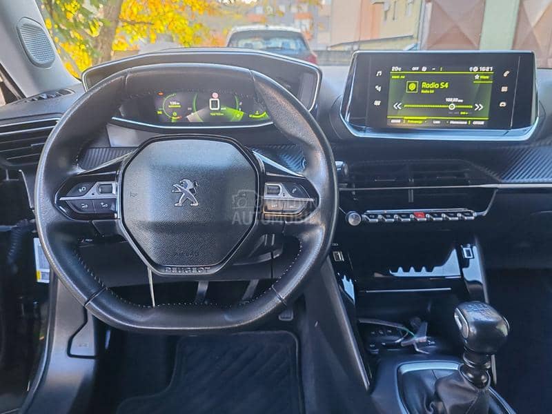 Peugeot 2008 1.2 ALLURE