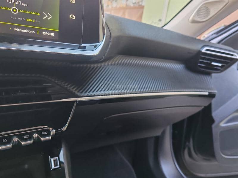 Peugeot 2008 1.2 ALLURE