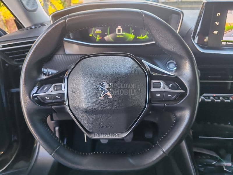 Peugeot 2008 1.2 ALLURE