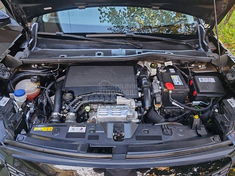 Peugeot 2008 1.2 ALLURE