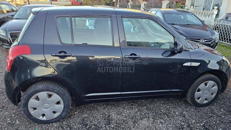 Suzuki Swift 1.3 b za trgovce