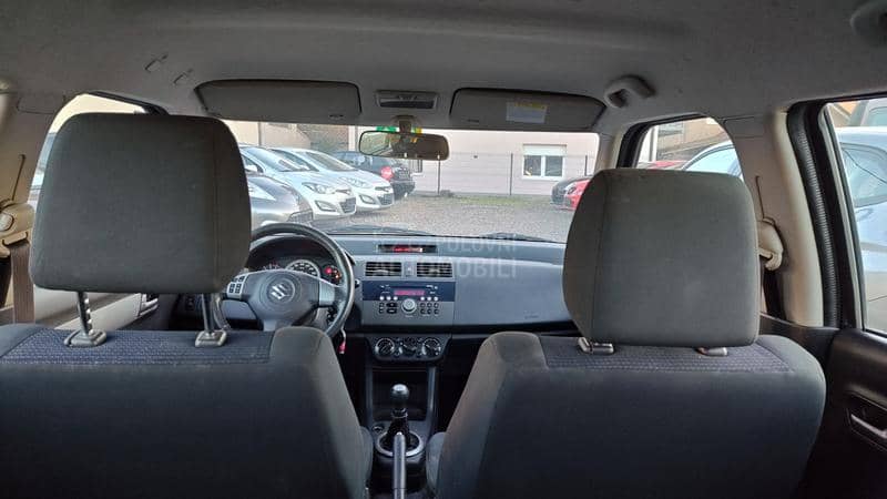 Suzuki Swift 1.3 b za trgovce