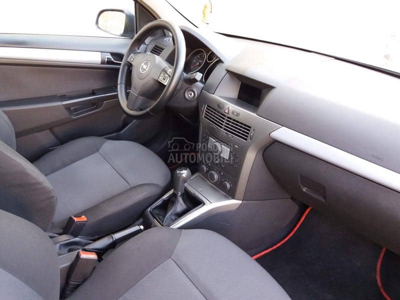 Opel Astra H 