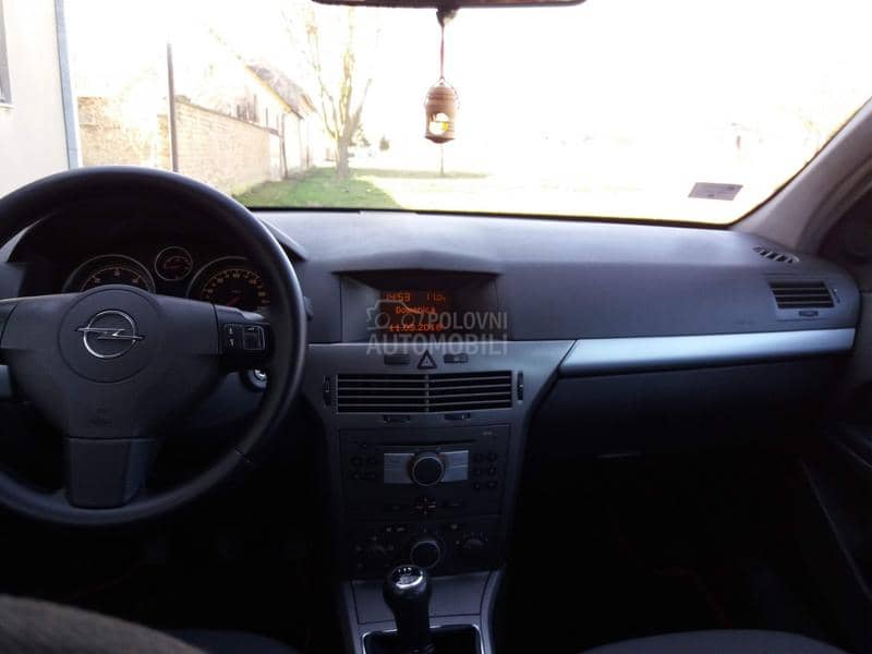 Opel Astra H 