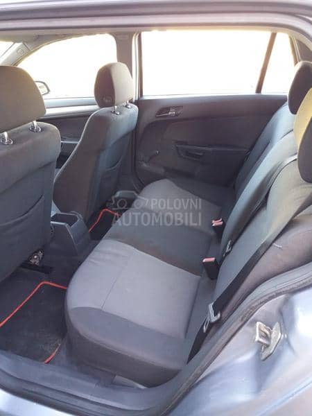 Opel Astra H 