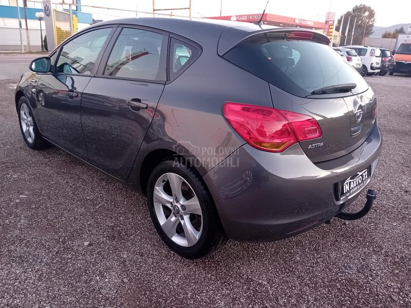 Opel Astra J 1.7 cdti