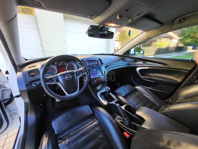 Opel Insignia OPC NAV