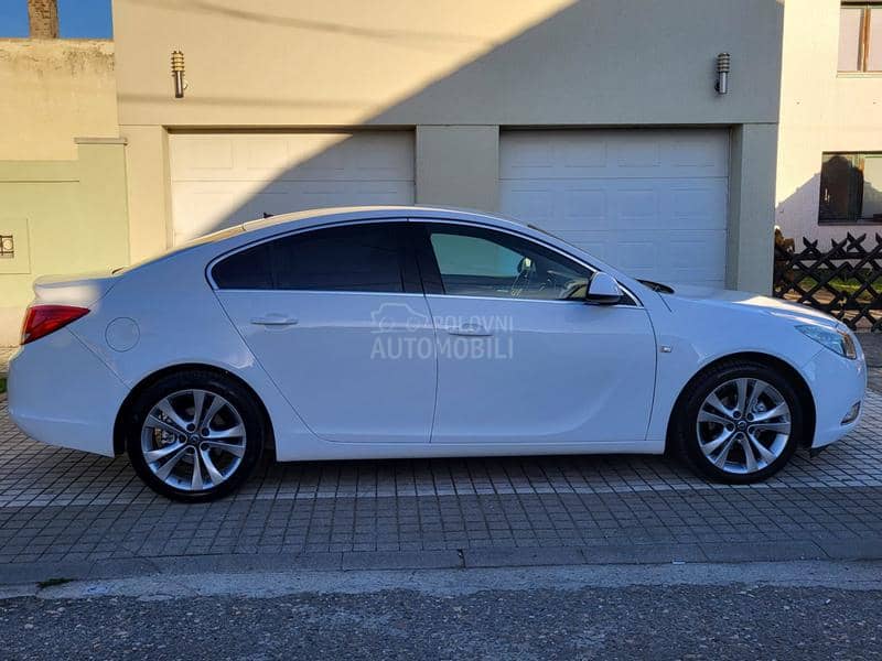 Opel Insignia OPC NAV