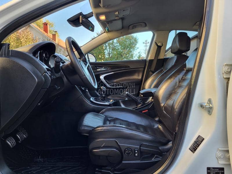 Opel Insignia OPC NAV