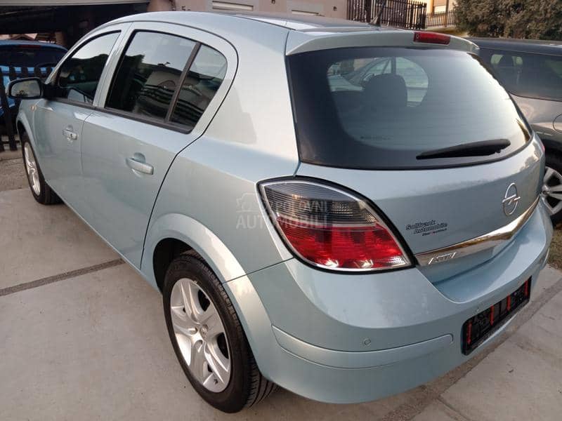 Opel Astra H 1.4 O D L I C N A