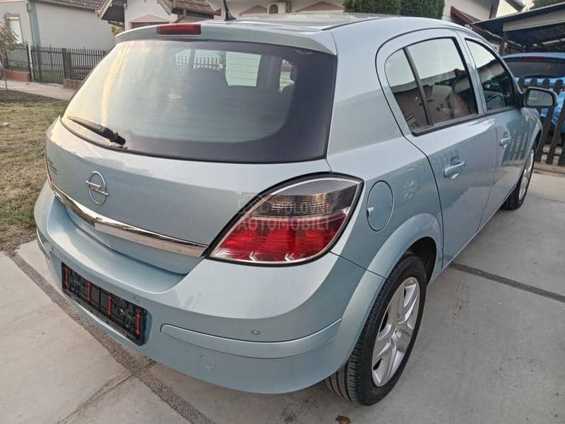 Opel Astra H 1.4 O D L I C N A