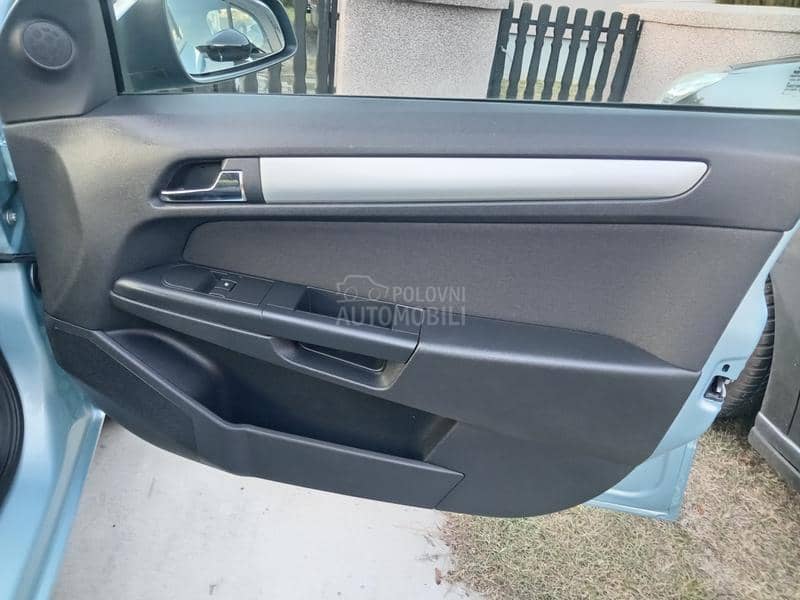 Opel Astra H 1.4 O D L I C N A