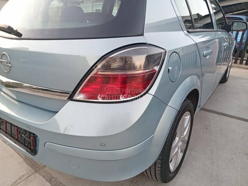 Opel Astra H 1.4 O D L I C N A