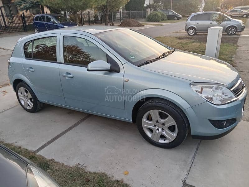 Opel Astra H 1.4 O D L I C N A
