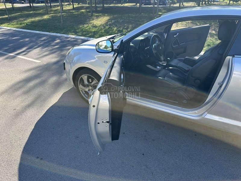 Alfa Romeo MiTo 1.3 M-jet /NAV/