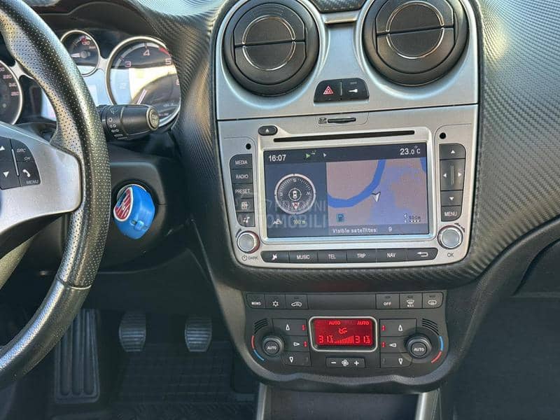 Alfa Romeo MiTo 1.3 M-jet /NAV/