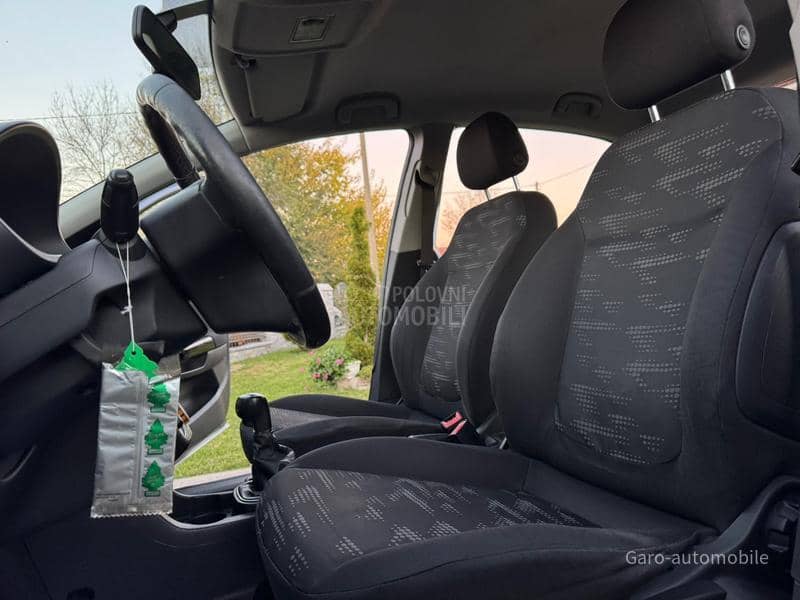 Opel Corsa D 1.4 SVAJCARSKA NOV