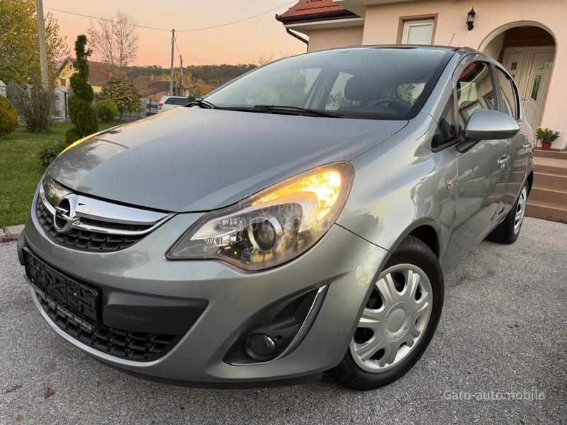 Opel Corsa D 1.4 SVAJCARSKA NOV