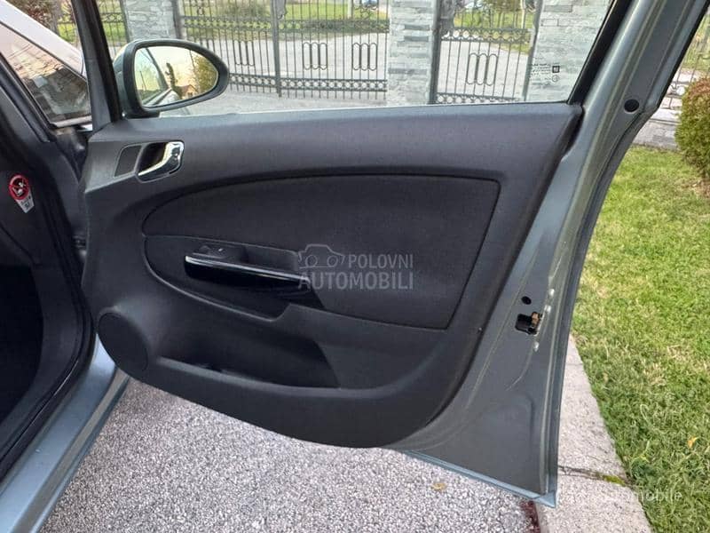 Opel Corsa D 1.4 SVAJCARSKA NOV