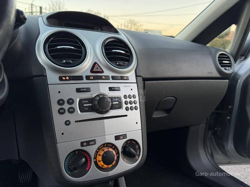 Opel Corsa D 1.4 SVAJCARSKA NOV