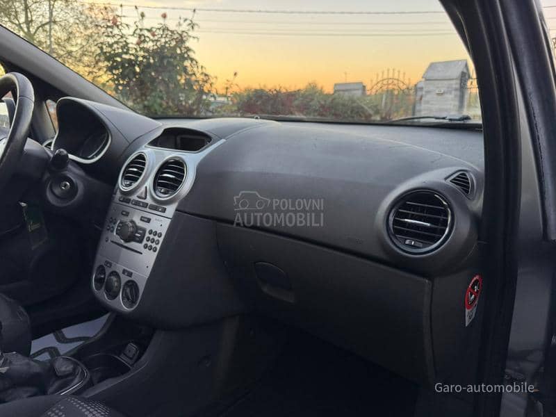 Opel Corsa D 1.4 SVAJCARSKA NOV