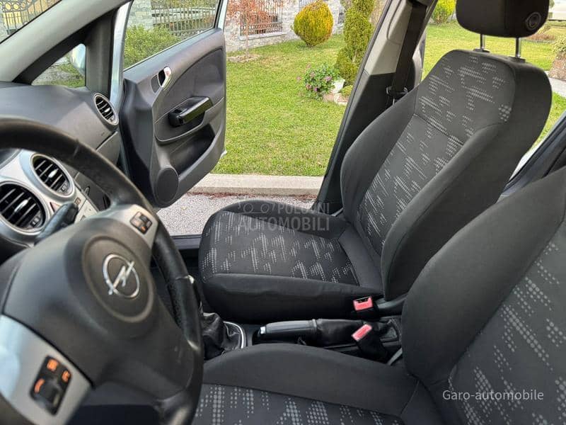 Opel Corsa D 1.4 SVAJCARSKA NOV