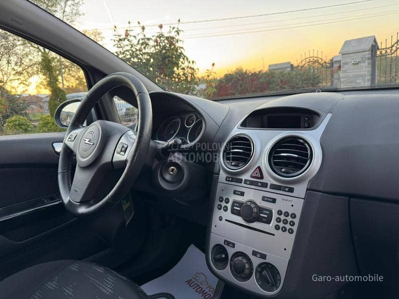 Opel Corsa D 1.4 SVAJCARSKA NOV