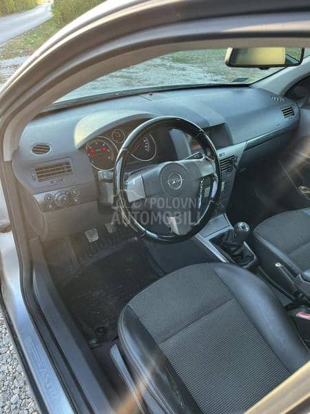 Opel Astra H 