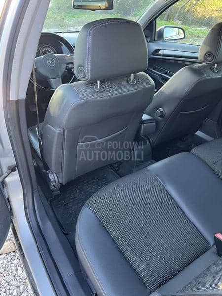 Opel Astra H 