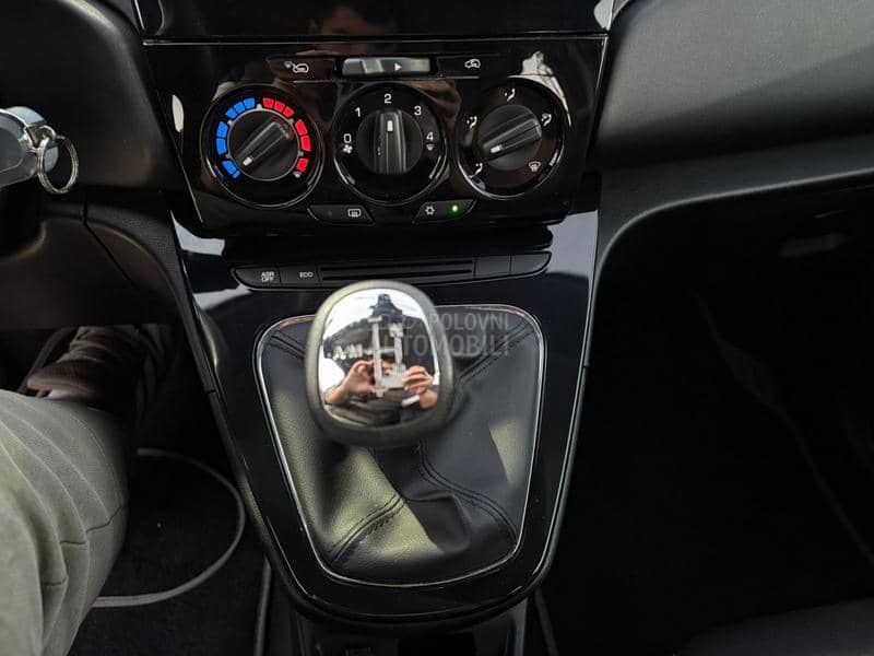 Lancia Ypsilon MATIC  NOV
