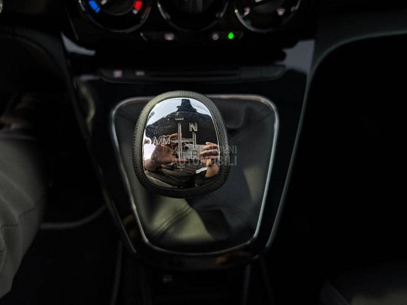 Lancia Ypsilon MATIC  NOV