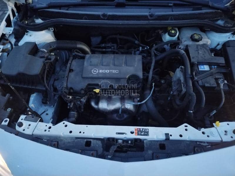 Opel Astra J 1.4i
