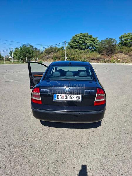 Škoda Superb 