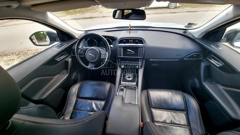 Jaguar F pace 