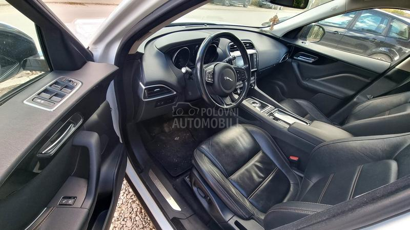 Jaguar F pace 