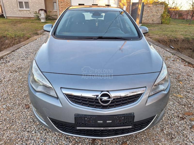 Opel Astra J 1.6 b,0RIGINAL K M