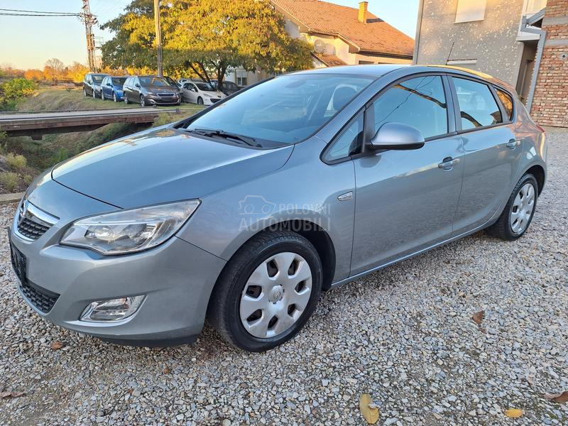 Opel Astra J 1.6 b,0RIGINAL K M