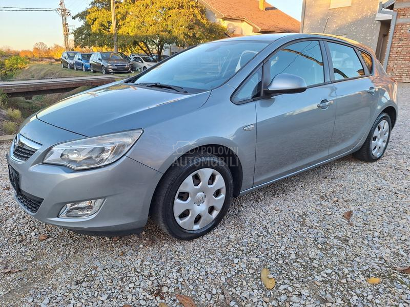 Opel Astra J 1.6 b,0RIGINAL K M
