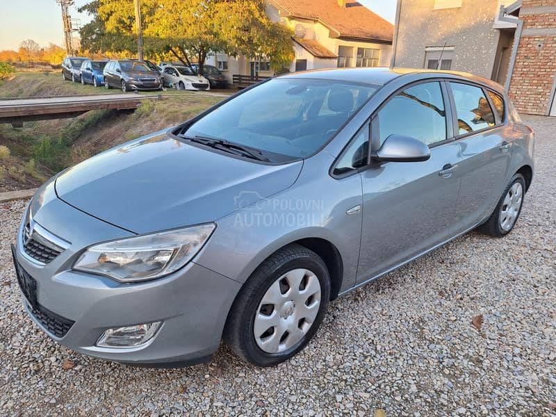 Opel Astra J 1.6 b,0RIGINAL K M