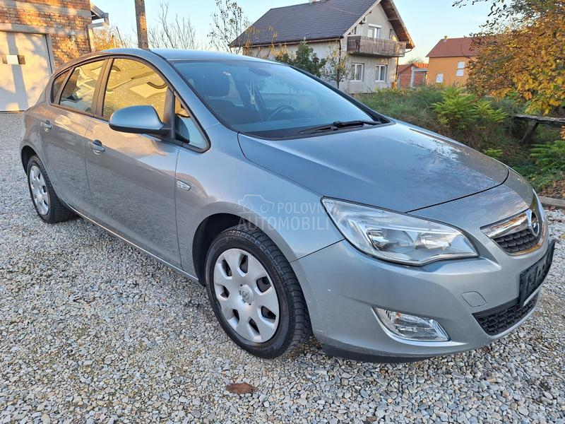 Opel Astra J 1.6 b,0RIGINAL K M