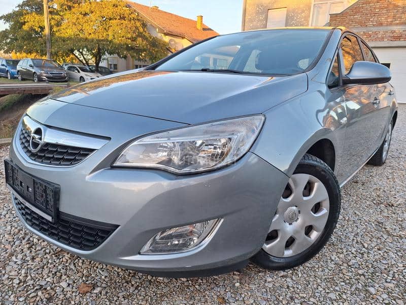Opel Astra J 1.6 b,0RIGINAL K M