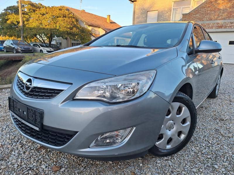 Opel Astra J 1.6 b,0RIGINAL K M