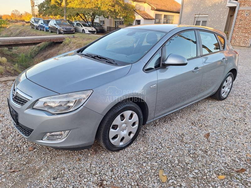 Opel Astra J 1.6 b,0RIGINAL K M