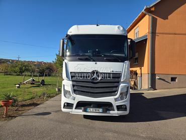 Mercedes Benz Aktros