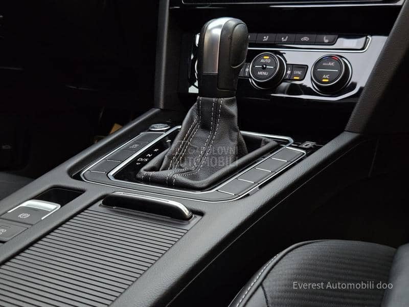 Volkswagen Arteon 2.0TDi/R Line/ HuD